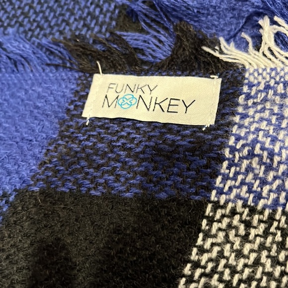 Funky Monkey scarf - Picture 3 of 3